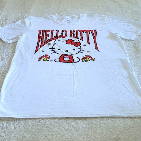 Hello👋 Kitty🐈 By Sanrio Tee👕 - NWOT - Picture 9 of 10